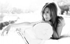 Jennifer Aniston, Black & White
