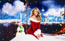 Mariah Carey, Santa Outfit