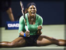 Serena Williams does the splits