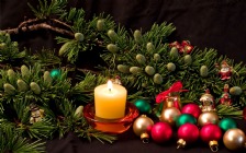 Christmas Candle & Baubles