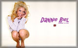 Dannie Riel, Blonde